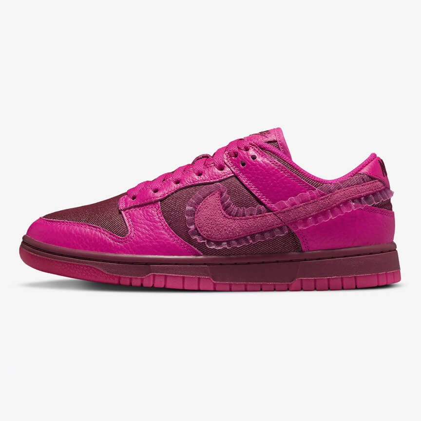 Nike Dunk Low Valentines Day 1