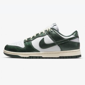 Nike Dunk Low Vintage Green 1